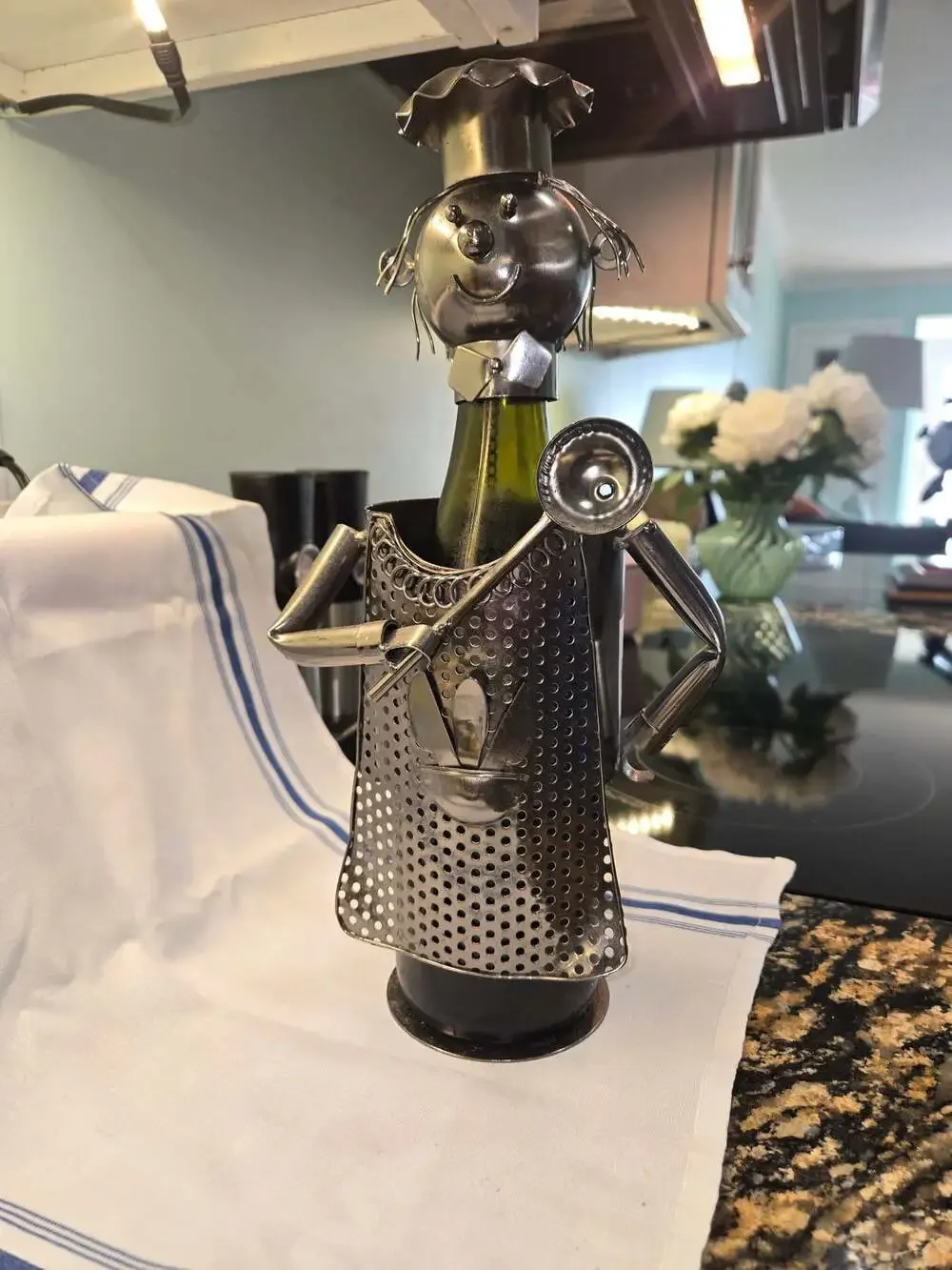 Metal Chef Decorative Wine Bottle Holder with Pan